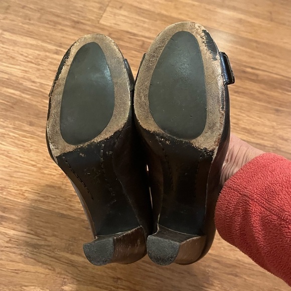 MICHAEL Michael Kors antique gold bronze leather wood stacked heels w/ buckle 8 - Picture 10 of 12